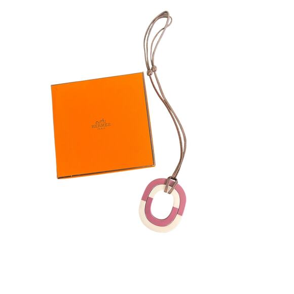 Hermes Isthme Buffalo Horn Pendant in Pink and Ivory - Picture 1 of 6